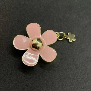 Preowned Marc Jacobs Daisy solid perfume case pendant
